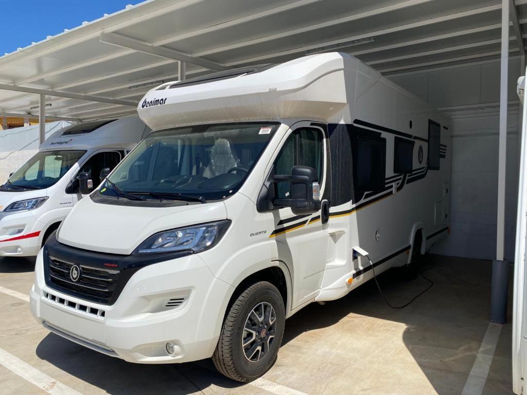 Magnifica Autocaravana Adria Matrix Axess 670Sl กรานาดา ภายนอก รูปภาพ